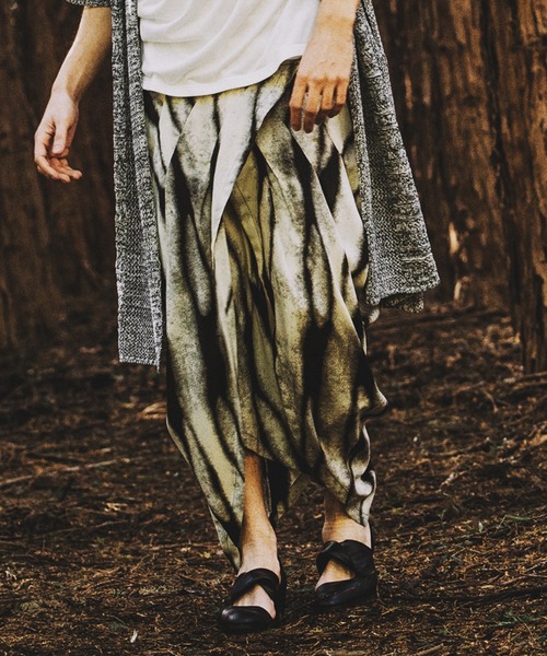 NO ID.(ノーアイディ)の「【NO ID.】Drape Wrap Easy Trousers / ドレープ ラップ イージー トラウザーズ(スラックス・メンズ・ブラック/ブルーグリーン/ブラック×ホワイト・2/1)」の3枚目の写真