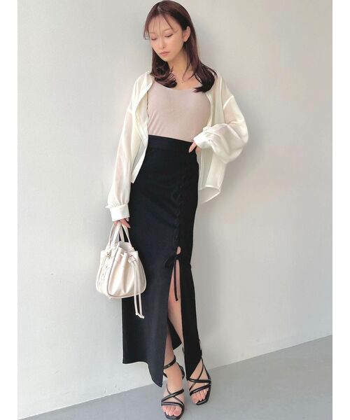 RESEXXY（リゼクシー）の「サテンストリングキャミソール（キャミソール・レディース・ベージュ/ブラック/グリーン・FREE）」の21枚目の写真