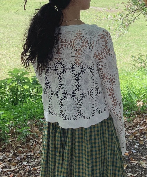 AS KNOW AS plus（アズノゥアズプラス）の「○おはなクロシェ かぎ針編みカーディガン（カーディガン/ボレロ・レディース・オフホワイト/ブルー/ブラック/グリーン/オレンジ/ピンク/ミント/ライム/ブラウン/グレイッシュブルー/チャコール/キャメル・FREE）」の18枚目の写真