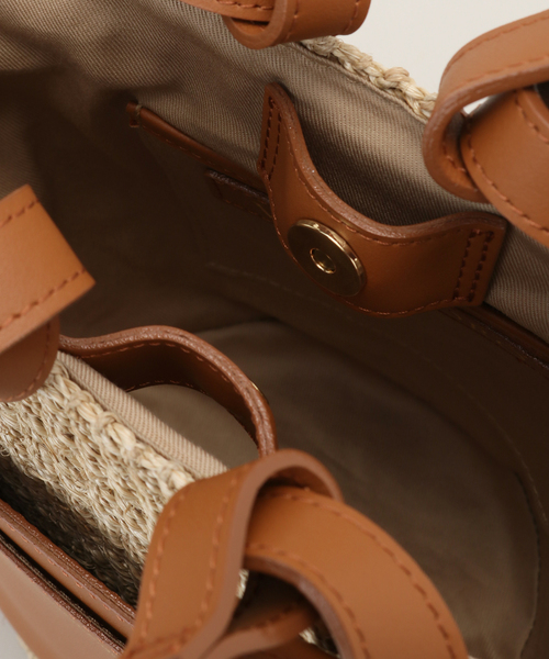La TOTALITE（ラトータリテ）の「【VIOLAd’ORO/ヴィオラドーロ】abaca*leather combi Bag（ハンドバッグ・レディース・ブラック/キャメル・FREE）」の21枚目の写真
