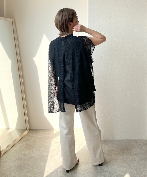 LHELBIE（レルビエ）の「レースレイヤードシャツ（シャツ/ブラウス・レディース・オフホワイト/ブラック・M）」の11枚目の写真