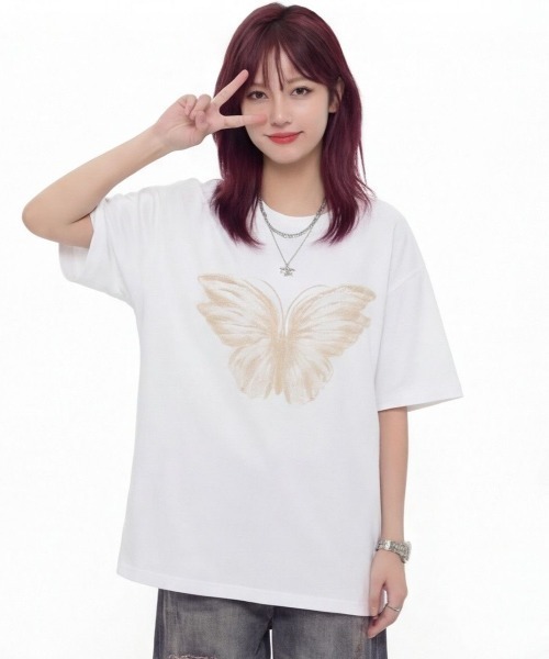 DIAVEL(ディアベル)の「【蝶プリント】韓国ストリート映え バタフライオーバーサイズTシャツ(Tシャツ/カットソー・レディース・ブラック/ホワイト・M)」の1枚目の写真