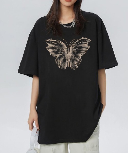 DIAVEL(ディアベル)の「【蝶プリント】韓国ストリート映え バタフライオーバーサイズTシャツ(Tシャツ/カットソー・レディース・ブラック/ホワイト・M)」の15枚目の写真