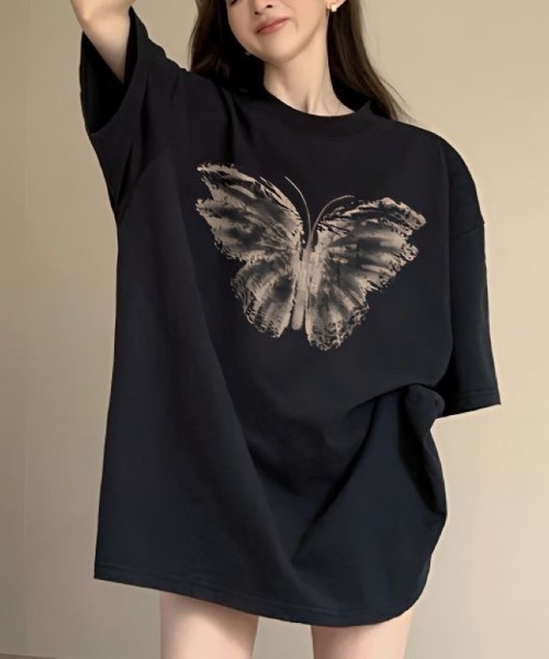 DIAVEL(ディアベル)の「【蝶プリント】韓国ストリート映え バタフライオーバーサイズTシャツ(Tシャツ/カットソー・レディース・ブラック/ホワイト・M)」の20枚目の写真