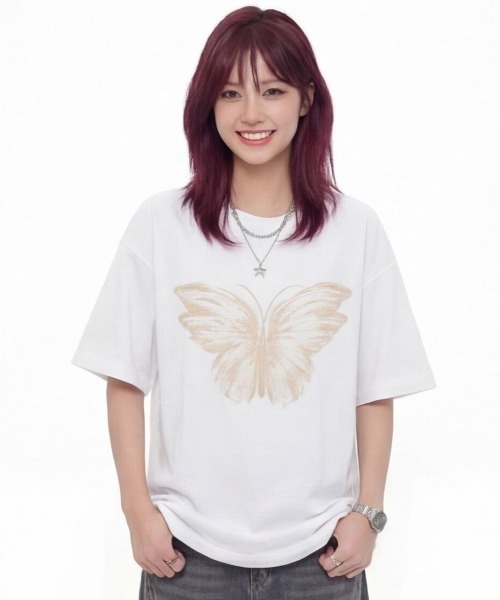 DIAVEL(ディアベル)の「【蝶プリント】韓国ストリート映え バタフライオーバーサイズTシャツ(Tシャツ/カットソー・レディース・ブラック/ホワイト・M)」の6枚目の写真
