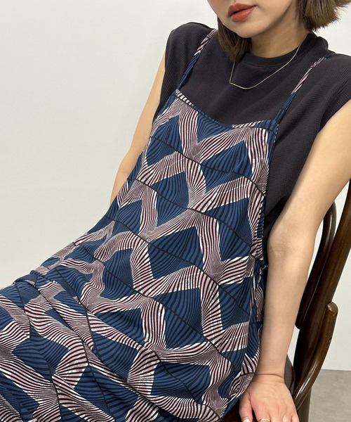 lil nina(リルニーナ)の「lil nina バックリボンキャミワンピース プリント(ワンピース・レディース・グリーン×ピンク/ネイビー/ダークベージュ・FREE)」の12枚目の写真