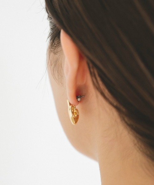 VANNIE U(ヴァニーユー)の「heart lock pierce(ピアス(両耳用)・レディース・シルバー/ゴールド・FREE)」の8枚目の写真