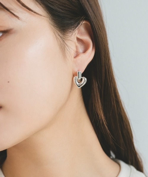 VANNIE U(ヴァニーユー)の「heart lock pierce(ピアス(両耳用)・レディース・シルバー/ゴールド・FREE)」の5枚目の写真
