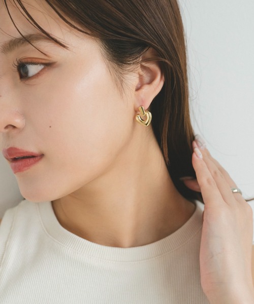 VANNIE U(ヴァニーユー)の「heart lock pierce(ピアス(両耳用)・レディース・シルバー/ゴールド・FREE)」の4枚目の写真