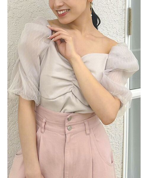 dazzlin（ダズリン）の「ハートギャザーチューブスリーブトップス（Tシャツ/カットソー・レディース・ブラック/ベージュ/グリーン・FREE）」の18枚目の写真