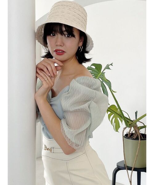 dazzlin（ダズリン）の「ハートギャザーチューブスリーブトップス（Tシャツ/カットソー・レディース・ブラック/ベージュ/グリーン・FREE）」の11枚目の写真