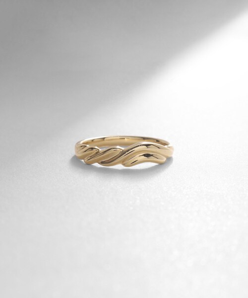 COCOSHNIK（ココシュニック）の「K10ウェーブロープ リング（リング・レディース・イエローゴールド・10号/12号/14号）」の3枚目の写真