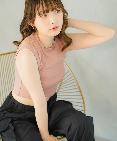 moulis'(ムーリス)の「ショルダースリットハイネックトップス(タンクトップ・レディース・ホワイト/ブラック/ベビーピンク・MEDIUM/LARGE/SMALL)」の3枚目の写真