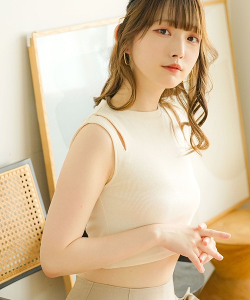 moulis'(ムーリス)の「ショルダースリットハイネックトップス(タンクトップ・レディース・ホワイト/ブラック/ベビーピンク・MEDIUM/LARGE/SMALL)」の4枚目の写真