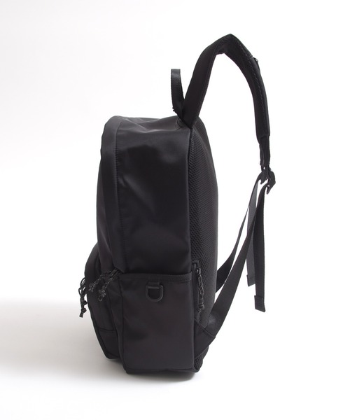 Arnold Palmer（アーノルドパーマー）の「ナイロン ツイル 10ポケット シェア リュック（バックパック/リュック・レディース・ネイビー/ブラック/ベージュ・F）」の6枚目の写真