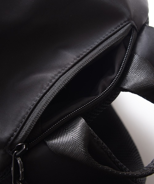 Arnold Palmer（アーノルドパーマー）の「ナイロン ツイル 10ポケット シェア リュック（バックパック/リュック・レディース・ネイビー/ブラック/ベージュ・F）」の9枚目の写真