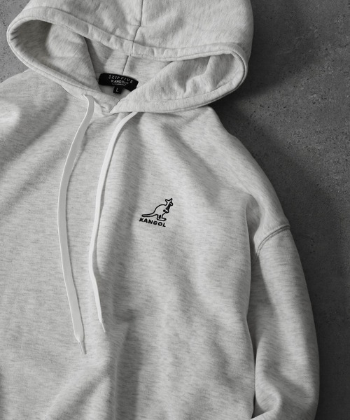 KANGOL(カンゴール)の「【KANGOL】 ワンポイント ロゴ 刺繍 ビッグシルエット 長袖 パーカー(パーカー・メンズ・グレー系/ブラック系/ホワイト系/アイボリー/ホワイト/アイボリー系/ネイビー/杢グレー/チャコール/ブラック/オートミール/ネイビー系/ダークグリーン/ブルー/ダークグリーン系/ブルー系・MEDIUM/X-LARGE/LARGE)」の17枚目の写真