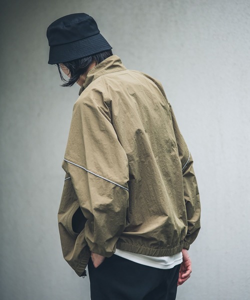 URBAN RESEARCH Sonny Label（アーバンリサーチサニーレーベル）の「『別注』California Sportswear×Sonny Label　トラックジャケット（ブルゾン・メンズ・ブラック/ブラウン系その他/オリーブ・LARGE/MEDIUM）」の7枚目の写真