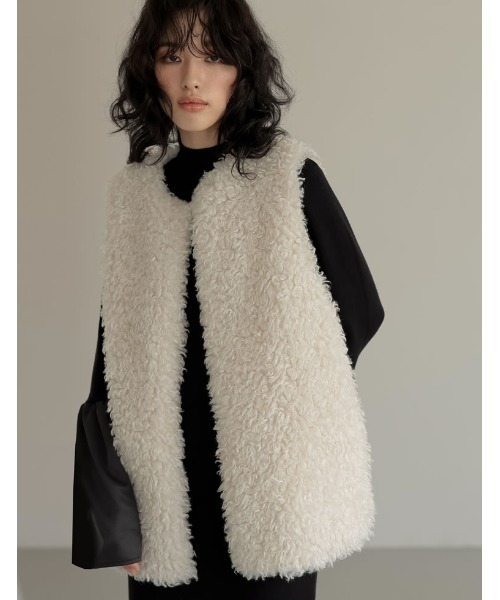 Re:EDIT（リエディ）の「プードルフェイクファーミドルベスト（ダウン