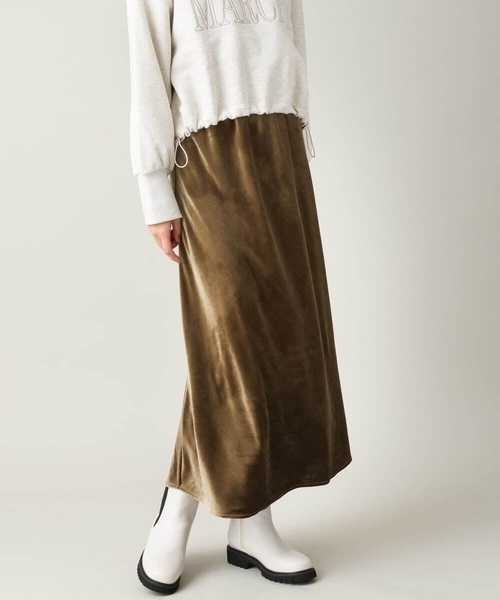 a.v.v(アーヴェヴェ)の「ベロアセミフレアスカート(スカート・レディース・ライトグレー/ネイビー/カーキ・40/36/38/34/42)」の2枚目の写真