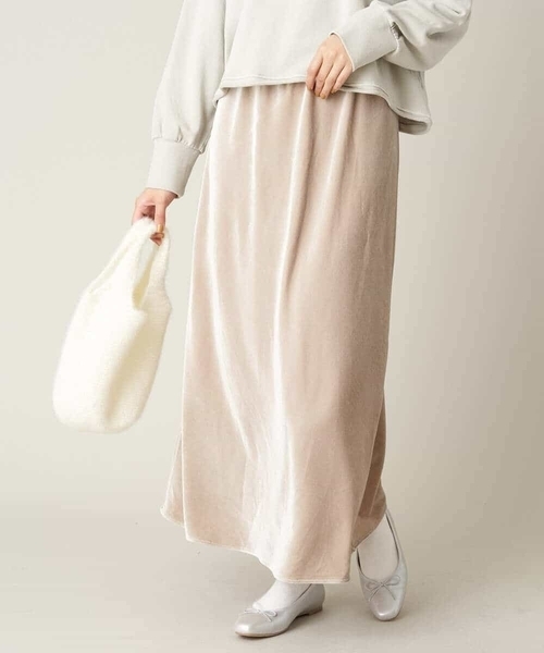 a.v.v(アーヴェヴェ)の「ベロアセミフレアスカート(スカート・レディース・ライトグレー/ネイビー/カーキ・40/36/38/34/42)」の6枚目の写真