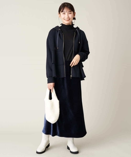 a.v.v(アーヴェヴェ)の「ベロアセミフレアスカート(スカート・レディース・ライトグレー/ネイビー/カーキ・40/36/38/34/42)」の7枚目の写真