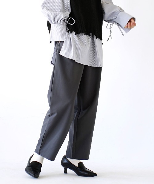 e-zakkamania stores（イーザッカマニアストアーズ）の「セミワイド テーパードパンツ（その他パンツ・レディース・グレー/ブラウン/ブラック・M）」の3枚目の写真
