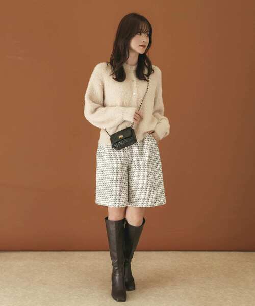 HEYUMM（ヘユム）の「クルーネックラメカーディガン（カーディガン/ボレロ・レディース・チャコールグレー/アイボリー/ライトベージュ/レッド/ベージュ系その他/グレー系その他・ONE）」の13枚目の写真