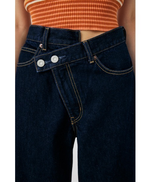 MOUSSY(マウジー)の「CROSS WAIST WIDE STRAIGHT(デニムパンツ・レディース・ライトブルー/ブラック/ブルー・0/2/1)」の8枚目の写真