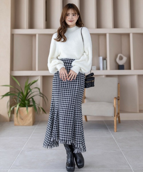 clear（クリア）の「ツイード裾フリンジマーメイドスカート[低身長用サイズ有]（スカート・レディース・グリーン/ブラック・S/M/XS）」の12枚目の写真