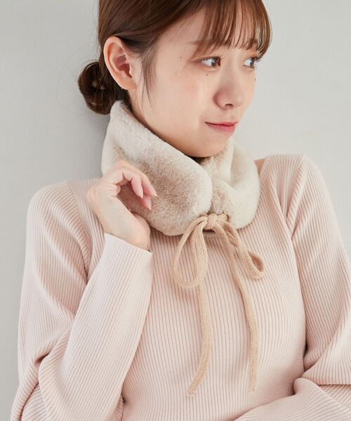 MAJESTIC LEGON（マジェスティックレゴン）の「2wayリボンプチマフラー（マフラー・レディース・ブラック/ベージュ/ライトグレー・FREE）」の5枚目の写真