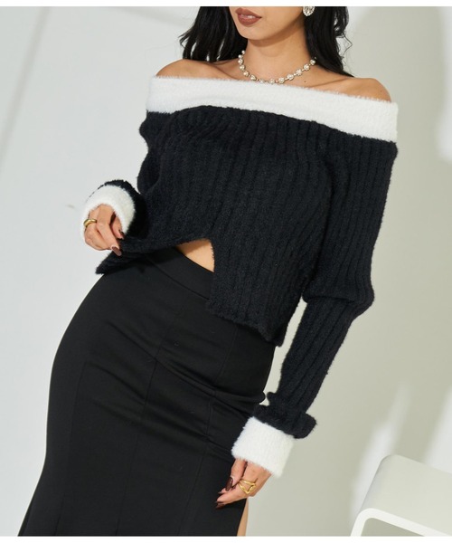LATINA(ラティーナ)の「モノトーン カットヘム オフショルダー シャギー ニット セーター 長袖(ニット/セーター・レディース・ブラック・FREE)」の1枚目の写真