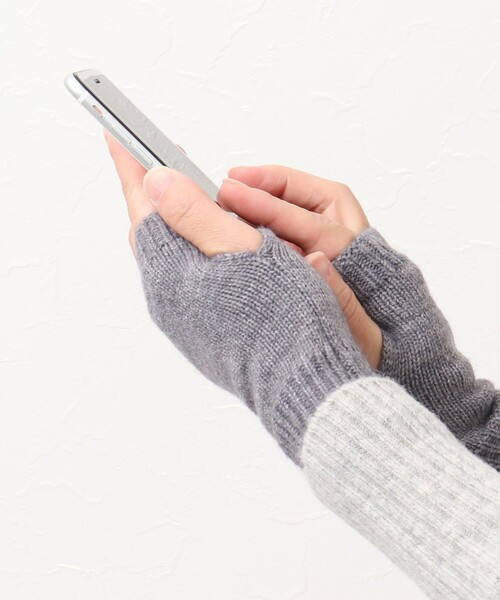 NOLLEY’S Sophi（ノーリーズソフィ）の「ショートアームカバー（手袋・レディース・サックスブルー/グレー・FREE）」の18枚目の写真