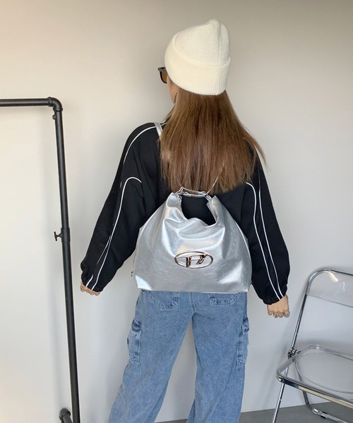 non-hedge(ノンヘッジ)の「Rロゴ2WAYバッグ(バックパック/リュック・レディース・ブラック/シルバー/アイボリー・FREE)」の9枚目の写真