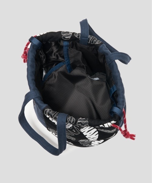 Design Tshirts Store graniph(デザイン ティーシャツ ストア グラニフ)の「FRUIT OF THE LOOM× graniph MINIIKAKU BAG(ハンドバッグ・メンズ・ネイビー・FREE)」の9枚目の写真