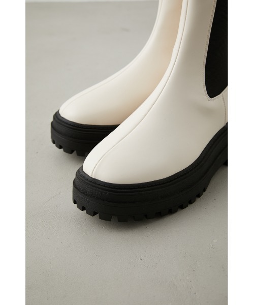 AZUL by moussy（アズールバイマウジー）の「トラックソールサイドゴアブーツ（ブーツ・レディース・ブラック/アイボリー・LL/MEDIUM/LARGE/SMALL）」の16枚目の写真