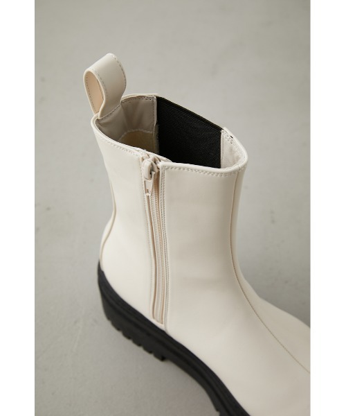 AZUL by moussy（アズールバイマウジー）の「トラックソールサイドゴアブーツ（ブーツ・レディース・ブラック/アイボリー・LL/MEDIUM/LARGE/SMALL）」の14枚目の写真