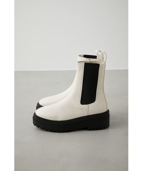 AZUL by moussy（アズールバイマウジー）の「トラックソールサイドゴアブーツ（ブーツ・レディース・ブラック/アイボリー・LL/MEDIUM/LARGE/SMALL）」の7枚目の写真