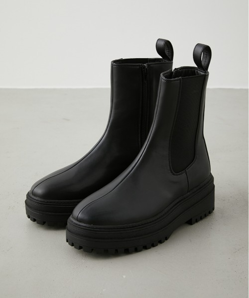 AZUL by moussy（アズールバイマウジー）の「トラックソールサイドゴアブーツ（ブーツ・レディース・ブラック/アイボリー・LL/MEDIUM/LARGE/SMALL）」の5枚目の写真