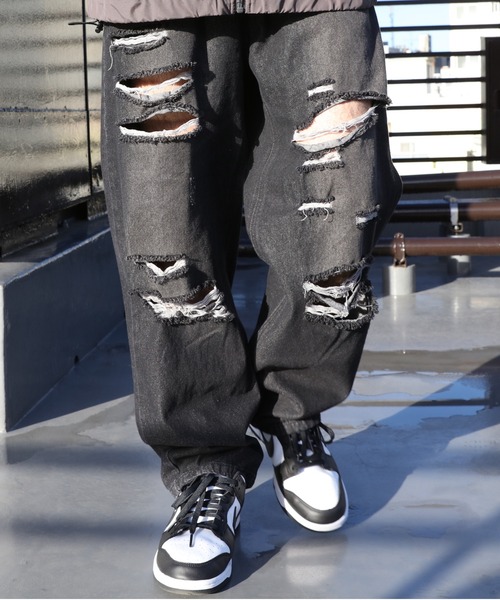 ８(eight)（エイト）の「ダメージデニムバギーパンツ（デニムパンツ・メンズ・ブラック/ブルー系その他/ブルー系その他2・MEDIUM/LARGE）」の2枚目の写真