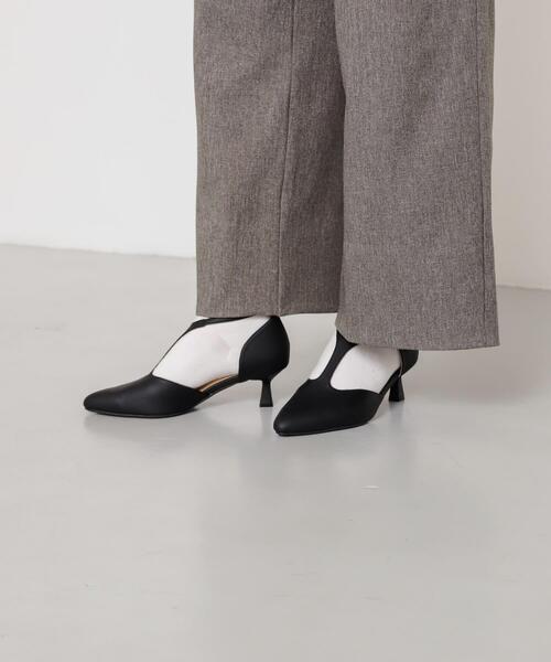SENSE OF PLACE by URBAN RESEARCH（センスオブプレイスバイアーバンリサーチ）の「Tストラップパンプス（パンプス・レディース・シルバー/アイボリー/ブラック・SMALL/LARGE/MEDIUM）」の16枚目の写真