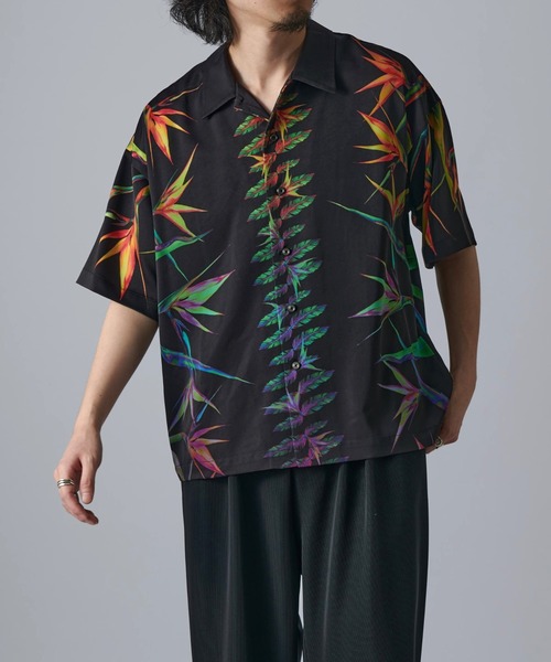 Lui's（ルイス）の「ボタニカルプリント半袖シャツ（シャツ/ブラウス・メンズ・ブラック系その他/ホワイト/ブラック・S/M）」の3枚目の写真