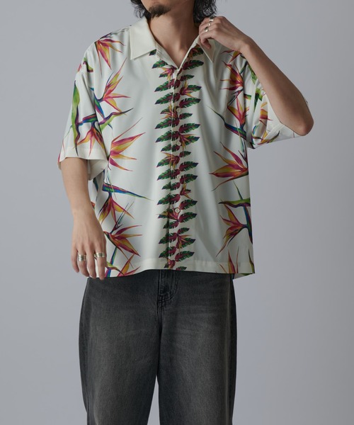 Lui's（ルイス）の「ボタニカルプリント半袖シャツ（シャツ/ブラウス・メンズ・ブラック系その他/ホワイト/ブラック・S/M）」の5枚目の写真