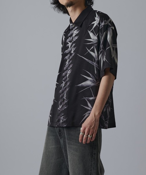 Lui's（ルイス）の「ボタニカルプリント半袖シャツ（シャツ/ブラウス・メンズ・ブラック系その他/ホワイト/ブラック・S/M）」の6枚目の写真