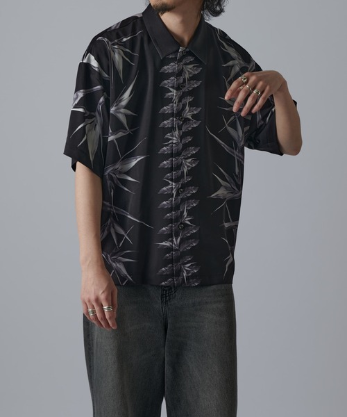 Lui's（ルイス）の「ボタニカルプリント半袖シャツ（シャツ/ブラウス・メンズ・ブラック系その他/ホワイト/ブラック・S/M）」の8枚目の写真