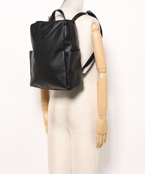 【極美品】　コールハーン　リュック　オールレザー　シルバーロゴ　A4収納◎ polka polka / ポルカポルカ 収納上手になれる フェイクレザー