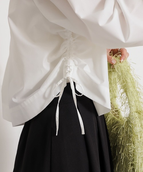 SENSE OF PLACE by URBAN RESEARCH（センスオブプレイスバイアーバンリサーチ）の「サイドシャーリングクロップドシャツ（シャツ/ブラウス・レディース・ブルー系その他/グリーン/オフホワイト・ONE）」の4枚目の写真