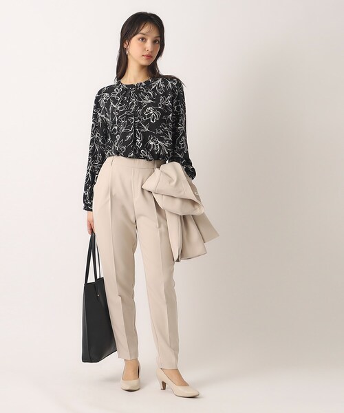 DRESKIP（ドレスキップ）の「◆【無理せずキレイ/イージーケア】ゴールドパーツがアクセント タックブラウス（シャツ/ブラウス・レディース・オフホワイト/アイボリー系/サックスブルー/ブラック系・02/03/04）」の15枚目の写真