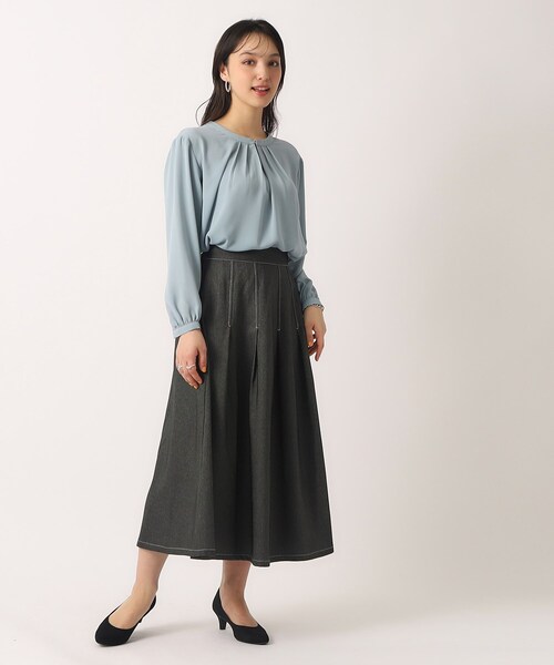 DRESKIP（ドレスキップ）の「◆【無理せずキレイ/イージーケア】ゴールドパーツがアクセント タックブラウス（シャツ/ブラウス・レディース・オフホワイト/アイボリー系/サックスブルー/ブラック系・02/03/04）」の19枚目の写真