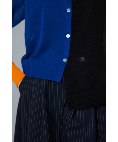 HeRIN.CYE（ヘリンドットサイ）の「Asymmetry color cardigan　アシンメトリーカラーカーディガン（カーディガン/ボレロ・レディース・ブルー/レッド/ネイビー・FREE）」の6枚目の写真